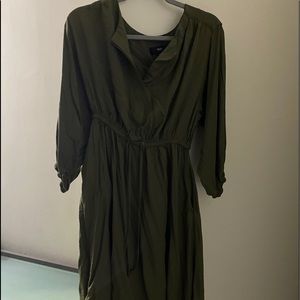 Beautiful 💜 comfy olive green dress - like new